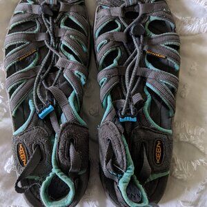 Women's keens